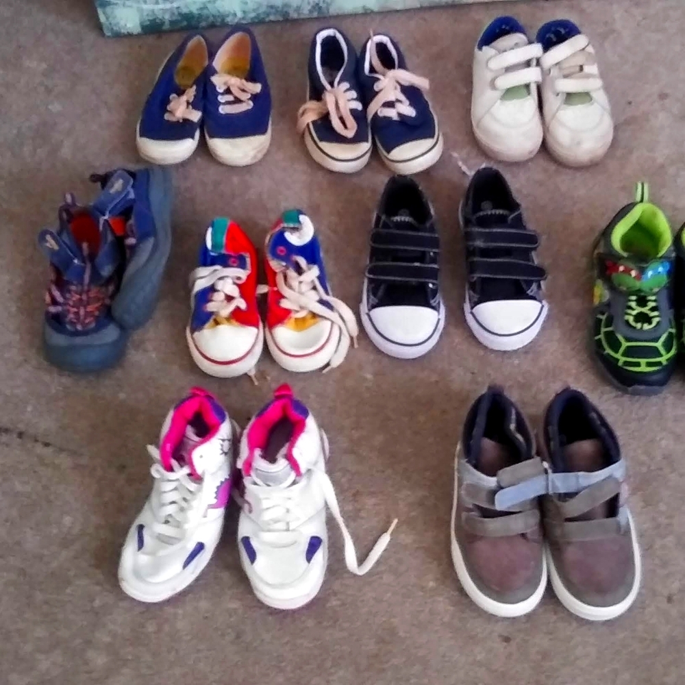 Mens, Ladies and Kida Shoes